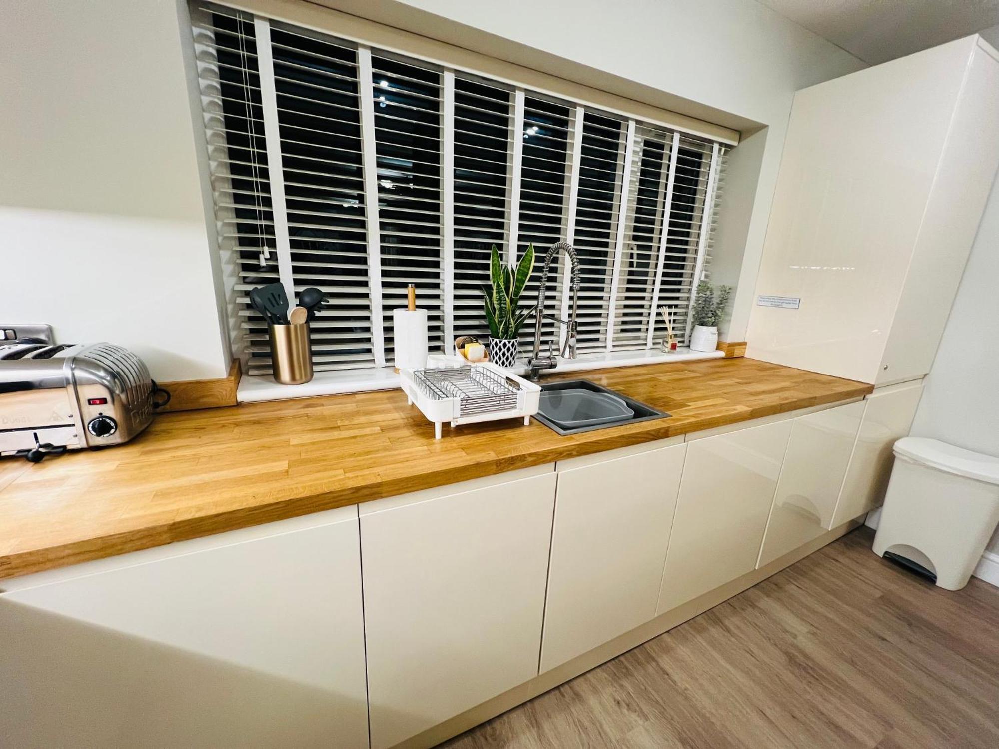 The Duplex Margate With Deck & Living Space Air Conditioning المظهر الخارجي الصورة