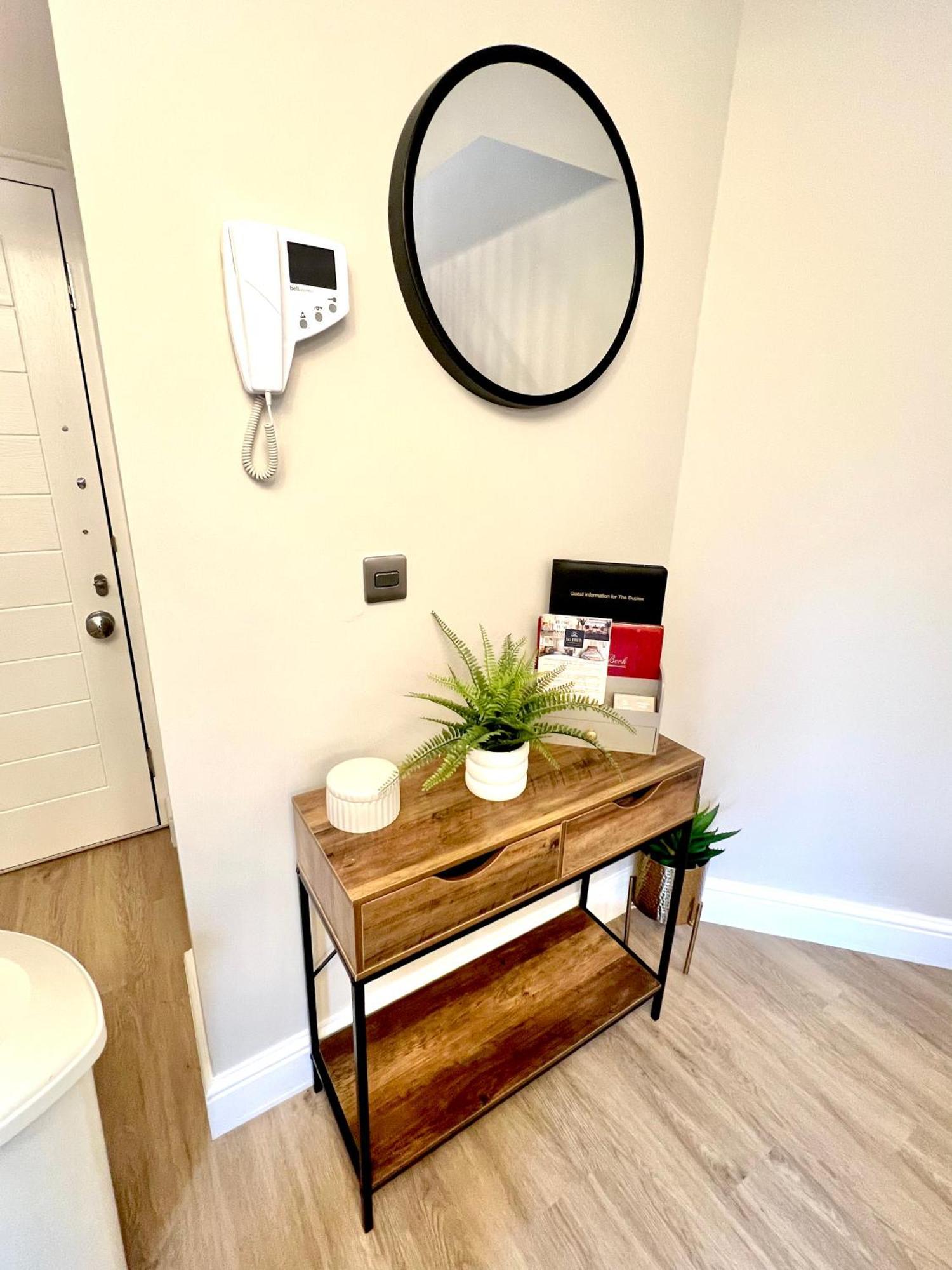 The Duplex Margate With Deck & Living Space Air Conditioning المظهر الخارجي الصورة