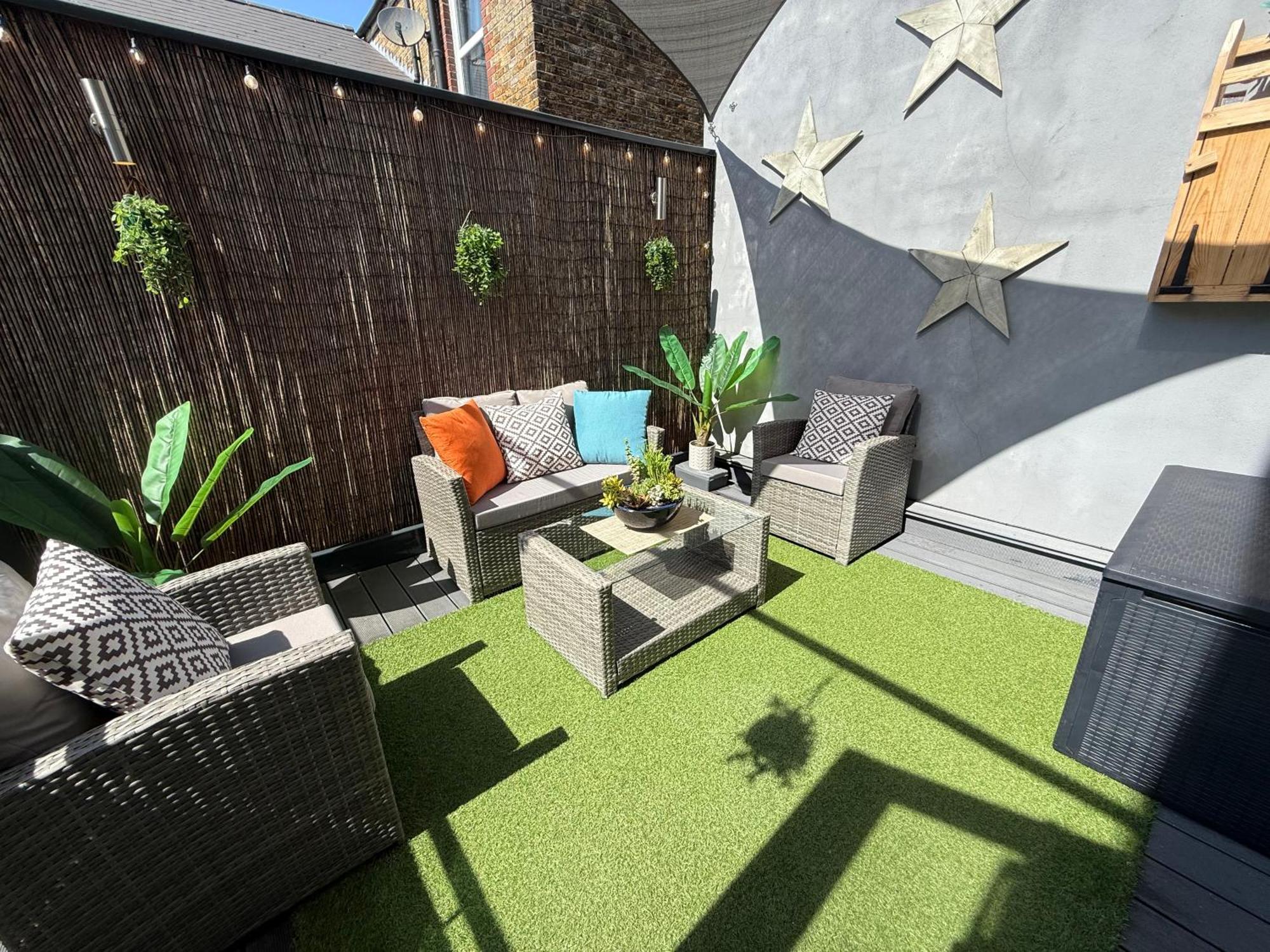 The Duplex Margate With Deck & Living Space Air Conditioning المظهر الخارجي الصورة